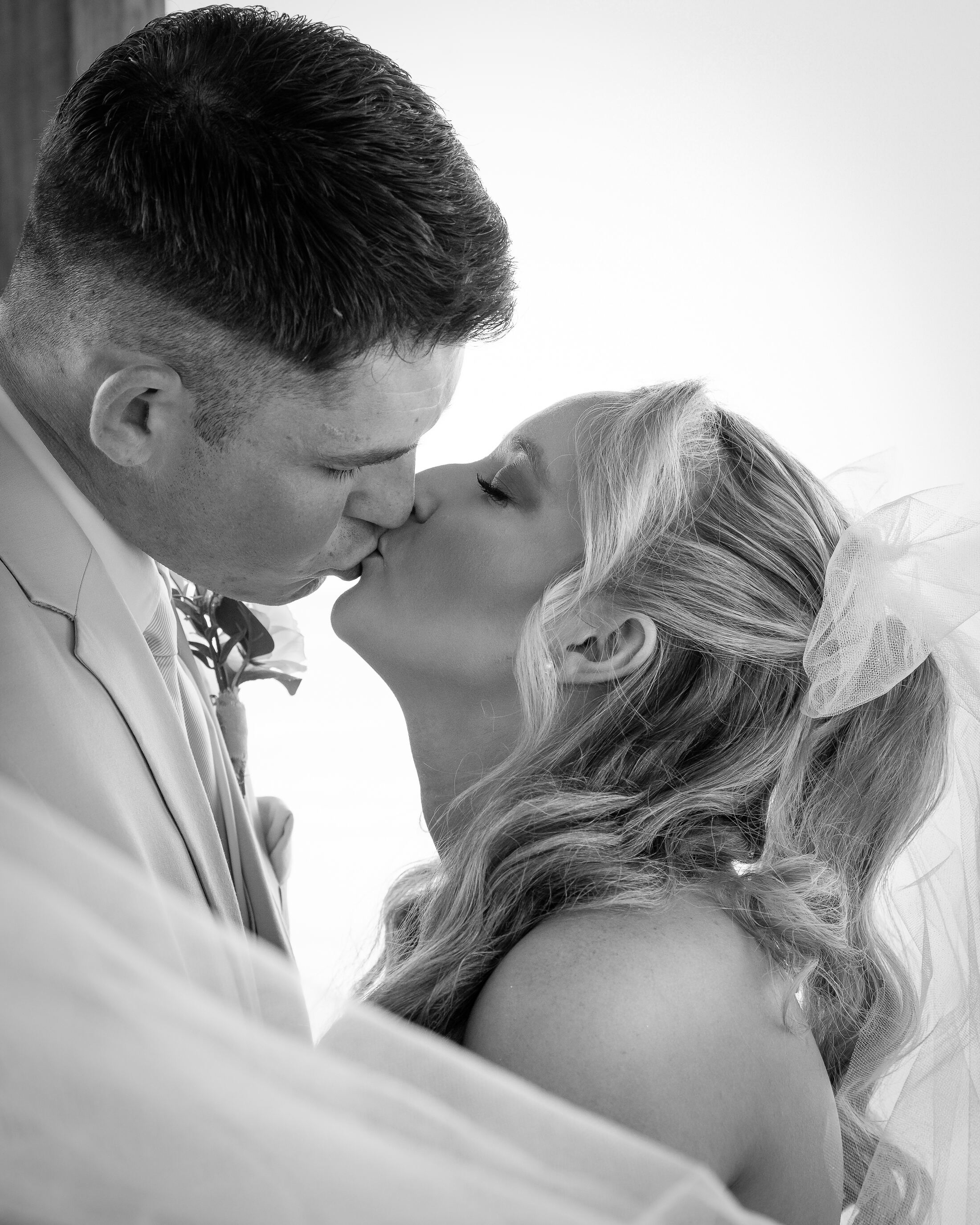Romantic couples portrait by Maryland wedding photographer Blue Haven Studios